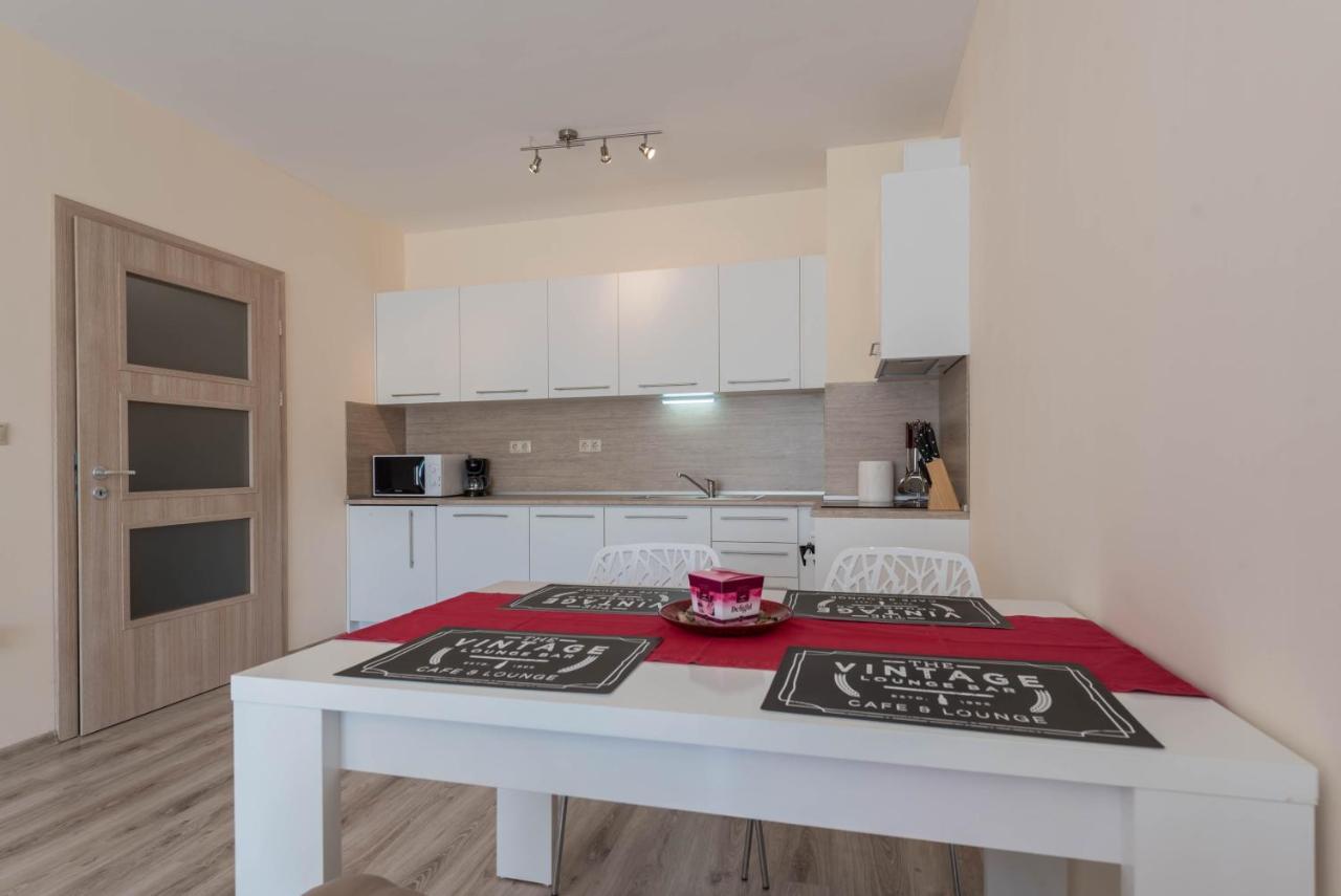 Blue Lagoon Seafront Apartments Varna Ngoại thất bức ảnh