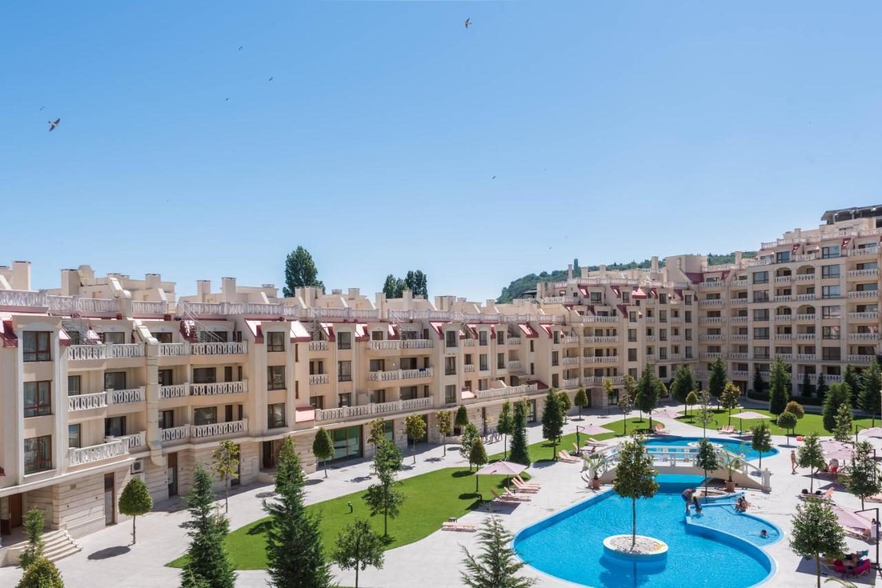 Blue Lagoon Seafront Apartments Varna Ngoại thất bức ảnh