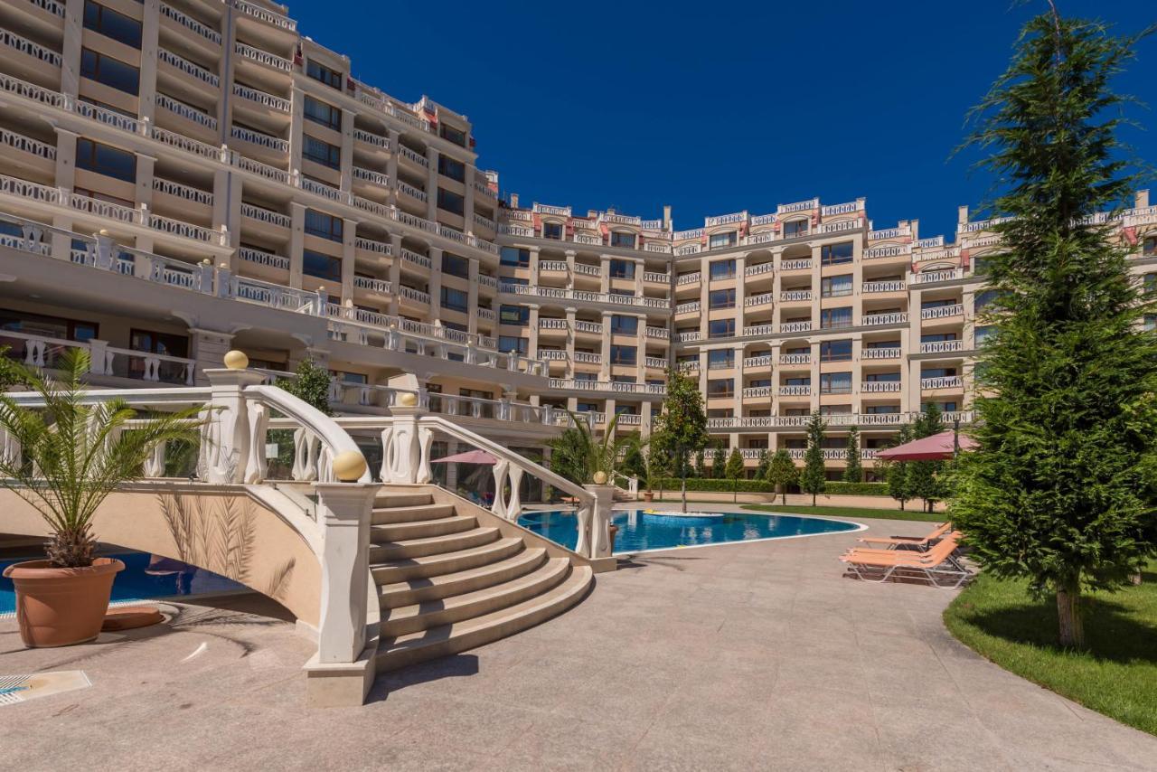Blue Lagoon Seafront Apartments Varna Ngoại thất bức ảnh