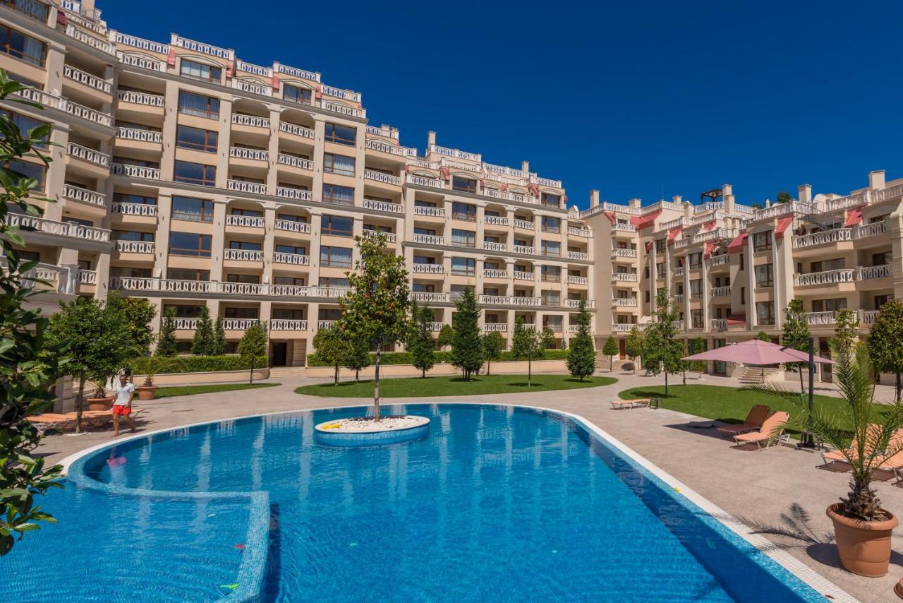 Blue Lagoon Seafront Apartments Varna Ngoại thất bức ảnh
