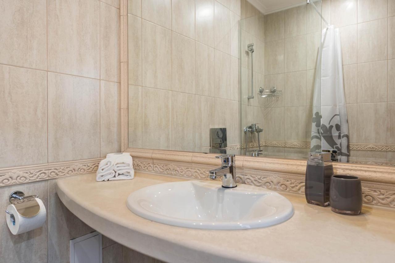 Blue Lagoon Seafront Apartments Varna Ngoại thất bức ảnh
