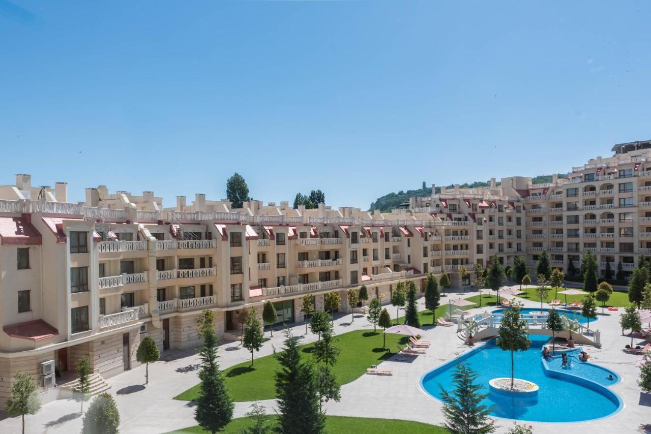 Blue Lagoon Seafront Apartments Varna Ngoại thất bức ảnh