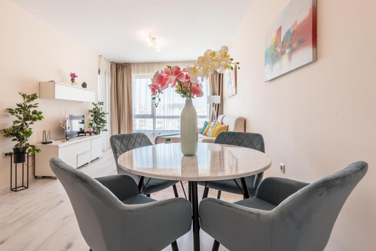Blue Lagoon Seafront Apartments Varna Ngoại thất bức ảnh