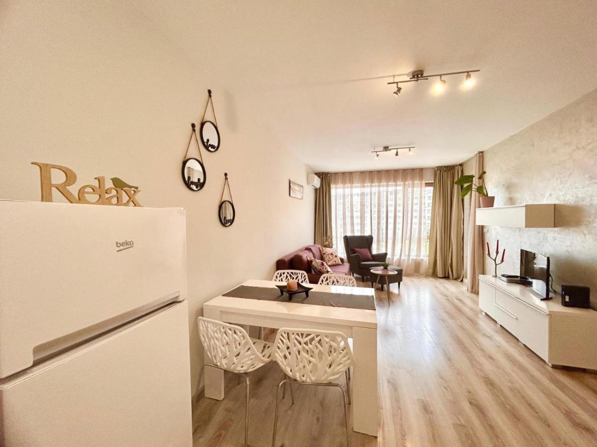 Blue Lagoon Seafront Apartments Varna Ngoại thất bức ảnh
