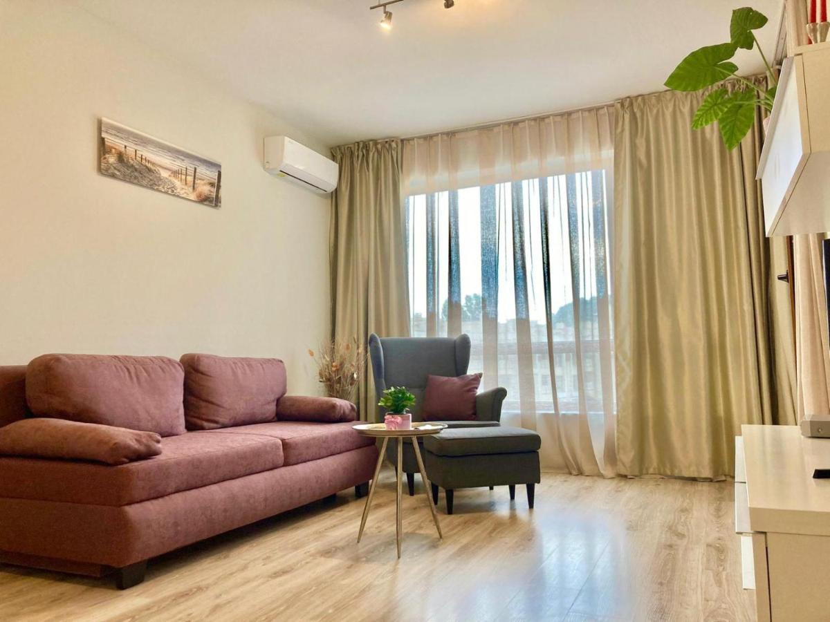 Blue Lagoon Seafront Apartments Varna Ngoại thất bức ảnh