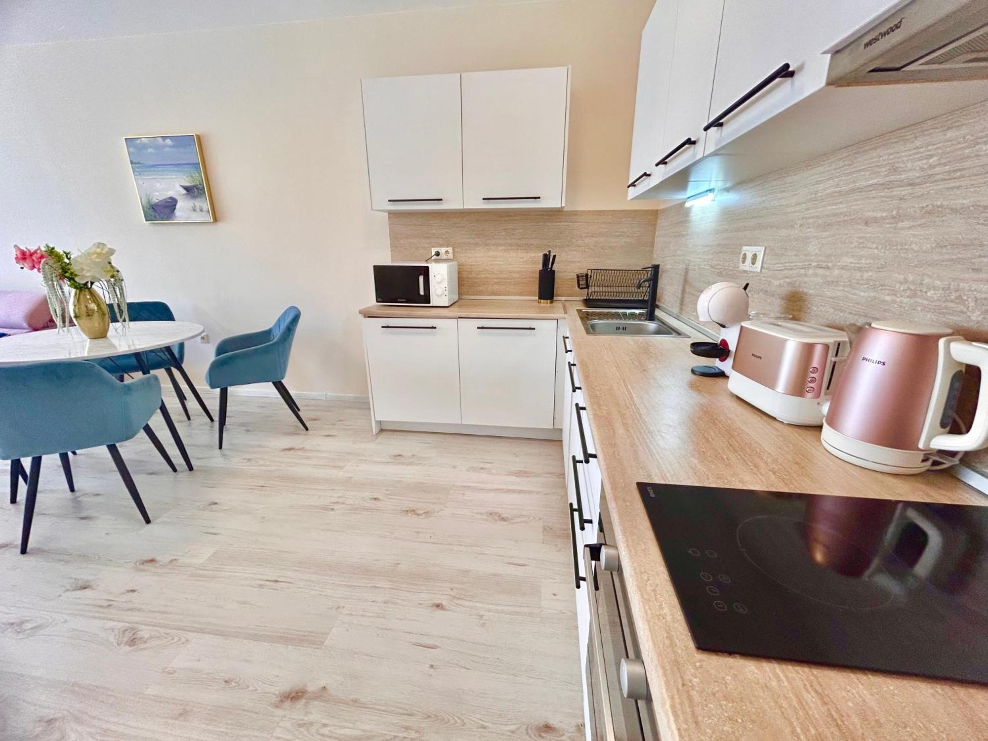 Blue Lagoon Seafront Apartments Varna Ngoại thất bức ảnh