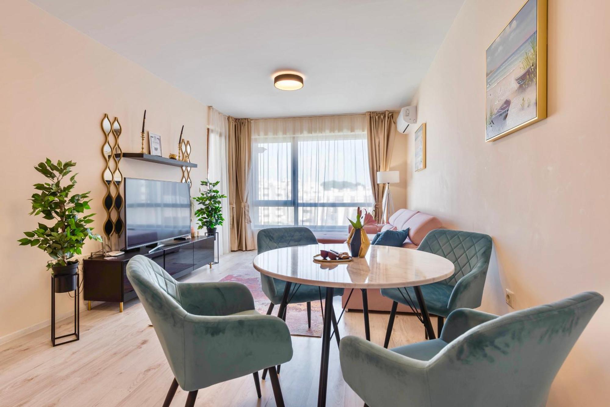 Blue Lagoon Seafront Apartments Varna Ngoại thất bức ảnh